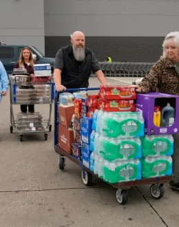 Gratitude and doubt: The effects of the shutdown linger as families prepare for Thanksgiving