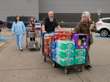 Gratitude and doubt: The effects of the shutdown linger as families prepare for Thanksgiving