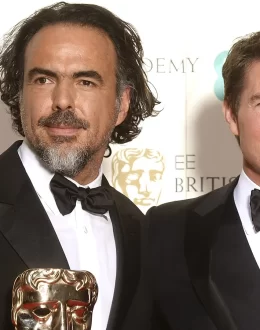 Alejandro González Iñárritu presents Tom Cruise with his first Oscar: “I call him Tomás Cruz, he’s Mexican”