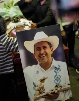 The young man who killed Carlos Manzo had been recruited years ago