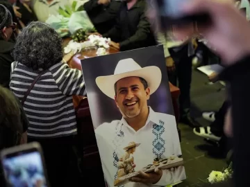 The young man who killed Carlos Manzo had been recruited years ago