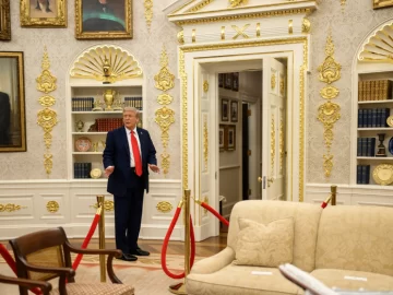 Trump’s Flashy Gold Oval Office Sign Triggers Outrage and Ridicule