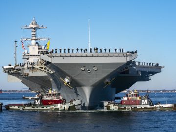 First images of the USS Gerald R. Ford aircraft carrier in the Caribbean: “It’s the world’s deadliest combat platform”