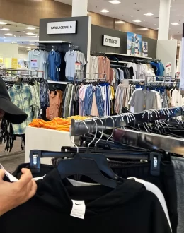 Lower-Income Americans Tightening Their Holiday Belts