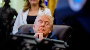 Trump’s Oval Office Naps: What’s Behind the Sleep Struggles?