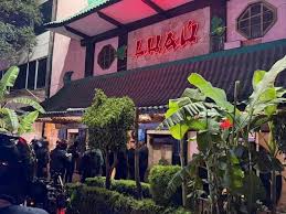 Gunfire at Zona Rosa Restaurant Leaves One Dead and One Wounded