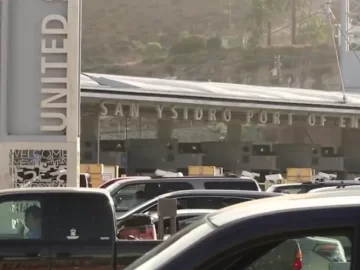 Tijuana mayor urges commuters to record ‘extortionist cops’ at border crossings