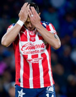 The Bitter End of the Chicharito Era: The Missed Penalty That Sealed Chivas’ Way Out