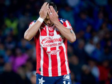 The Bitter End of the Chicharito Era: The Missed Penalty That Sealed Chivas’ Way Out