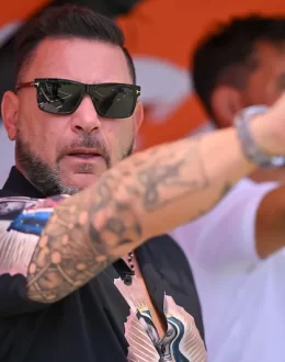 Alberto García Aspe and Antonio Mohamed, Two Lives Under the Same Mantle: Kneeling Before the Virgin