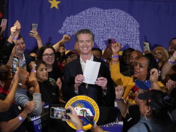 California’s Minimum Wage is Increasing in 2026 as Los Angeles Debates $30 an Hour