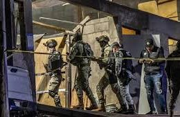 Authorities in Baja California raided a clandestine methamphetamine lab in Tijuana.