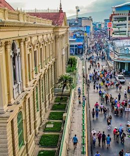 How Deported Salvadorans Are Opening New Businesses in San Salvador’s Historic Center