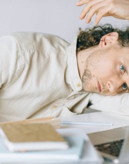 When the Business Doesn’t Turn Off: Burnout, Responsibility, and Silent Exhaustion