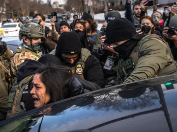 Judge Reinforces Rights of Peaceful Protesters, Bans Retaliation by Federal Agents
