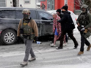 Funcionario del DHS genera polémica tras “admisión” sobre arresto de ciudadano estadounidense en ropa interior