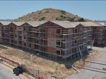 Immigration Slowdown Is Reshaping LA’s Economy — And Small Businesses are Struggling