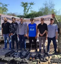 Navy Captures Six Suspected Members of Los Mayos with Weapons in Sinaloa