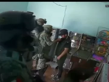 “We are death”: Video shows 14 minutes of torture of a young man by soldiers in Michoacán
