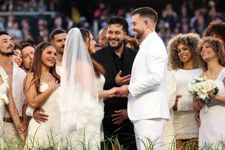 Registered Nurse Stunned Millions with Live Wedding at Halftime