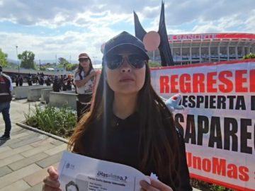 Mother of Carlos Emilio—a Young Man Missing in Mazatlán—Protests Outside Mexico City Stadium