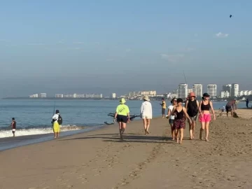 Puerto Vallarta beaches see normal visitor numbers one week after violence; security remains in place