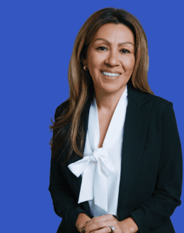 Building Access, Building Leaders: Inside One Latina’s Rise in Healthcare