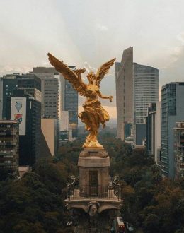 Gavriel Faith Moves to CDMX and Goes Viral: “I Thought All of Mexico Was Like a Little Village”