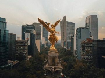 Gavriel Faith Moves to CDMX and Goes Viral: “I Thought All of Mexico Was Like a Little Village”