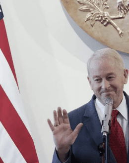 Citizens Block US Ambassador in Los Mochis; He Issues Anti-Corruption Ultimatum to Rocha