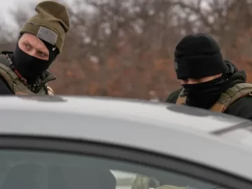 Trump Backs Idea of ​​Changing ICE’s Name to ‘NICE’