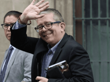 Anti-Corruption Secretariat Investigates Jenaro Villamil for Irregularities and Handling of Public Funds