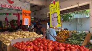 Tomato Prices Soar to 60 Pesos Per Kilo; Families Turn to Boxed Puree as Sales Drop 30%