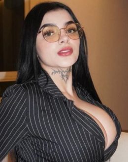 Karely Ruiz Launches Job Offer: Requirements to Work with the OnlyFans Model