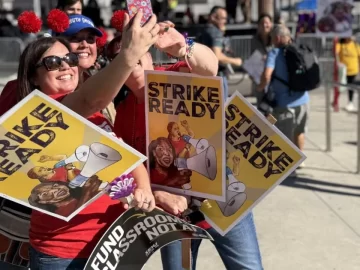 Days Away from a Strike: Failed Talks, Questioned Preparations, and Even Spotify Playlists Signal What’s Ahead