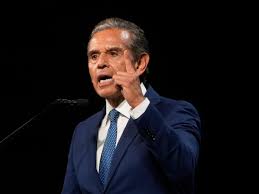 Should Antonio Villaraigosa Step Aside—or Keep Chasing a Long Shot?