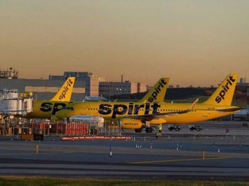 Spirit Airlines Collapse Threatens Affordable Travel Routes Used by Latino Families Across California and Los Angeles