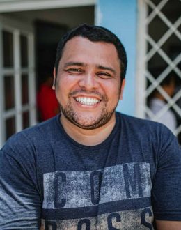 Why Laughter May Be One of the Most Powerful Stress Remedies for Latino Families