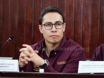 Mayor Wants More Likes on His Posts, Threatens Employees with Dismissal