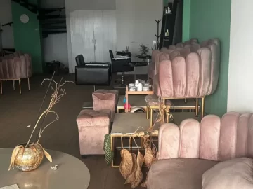 One Year After the Femicide of Valeria Márquez, Her Beauty Salon Appears Frozen in Time