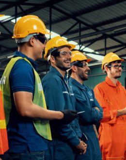 Latino Unemployment Holds at 5% as Federal Cuts and Tech Layoffs Reshape U.S. Job Market