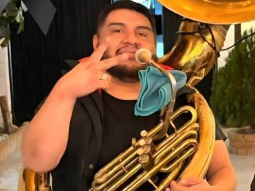 Band plays its last concert; guitarist kills tuba player with a knife