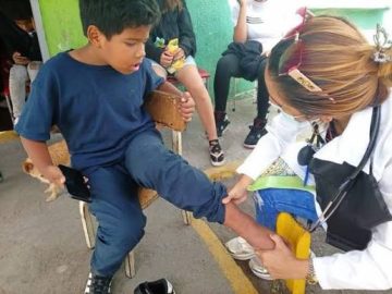 Cuban doctors treat those injured and affected by earthquakes in Venezuela