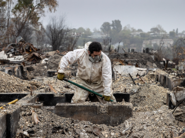 As Boyle Heights Cleanup Begins, Day Laborers Could Again Be Essential