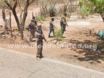 Google Street View Vehicle Encounters Group of CJNG Hitmen in Culiacán, Sinaloa; Curiosity Draws Everyone Out to Look