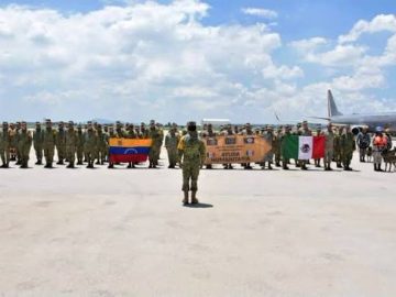 Doctors, rescue workers, and tons of supplies: the contingent Mexico deployed to Venezuela following the earthquakes