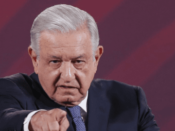 AMLO: The “New Trump” is surrounded by manipulators seeking to bring the sellout right wing back to power in Mexico.