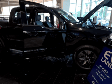 California’s New $3,500 EV Rebate Could Help Buyers. But For Many Latino Families, Cost Isn’t the Only Barrier