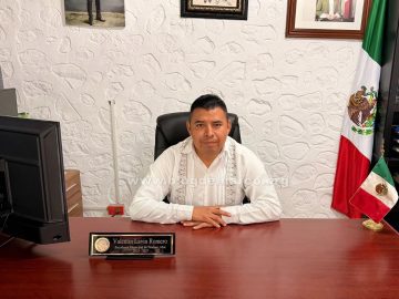 Two gunmen entered the Temoac, Morelos municipal headquarters and executed Mayor Valentín Lavín Romero, who had previously survived an assassination attempt.
