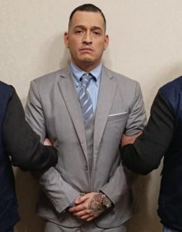 Rodolfo Junior Aguirre Covarrubias, a fugitive from the United States wanted for drug trafficking, was arrested in Argentina.